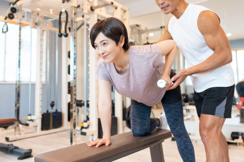 【2026年最新】シニア女性の健康課題とは？調査から探る企業の打ち手